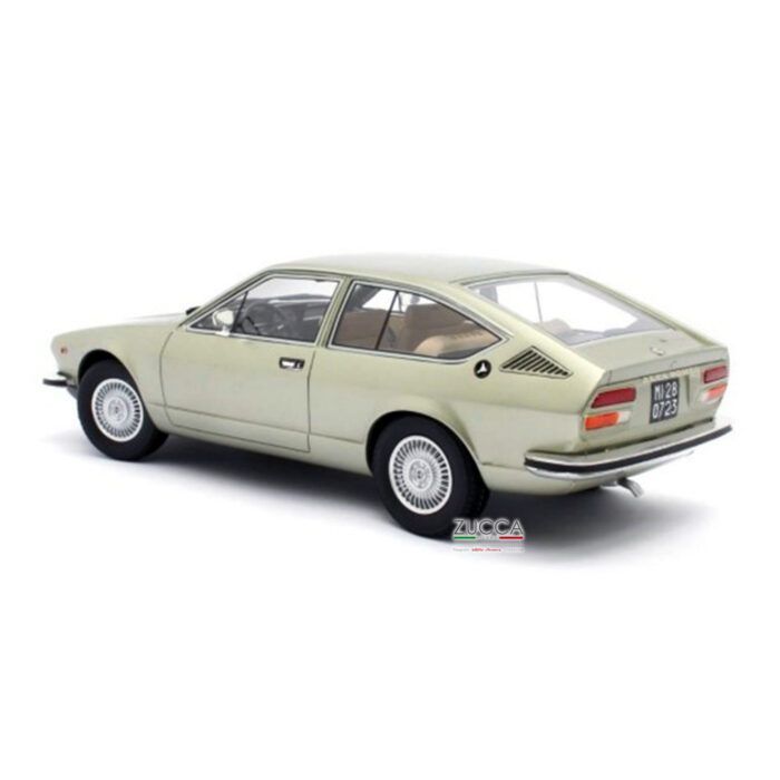 1/18 - Alfetta GT 1.8 Serie 116 del 1974 - Verde Chiaro - immagine 2