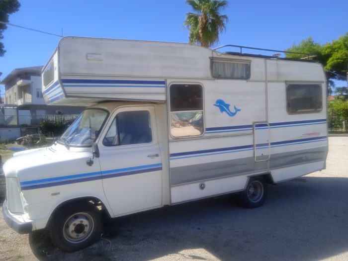 "OFFERTA" Progetto Restauro - Camper Vintage Ford Transit MK1 Mansardato - immagine 2